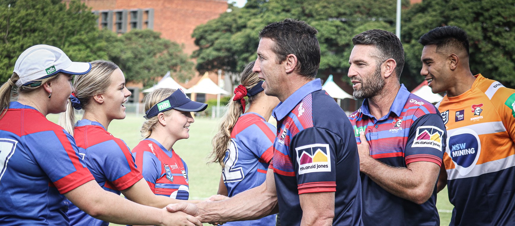 Shots: Legends visit Tarsha Gale training